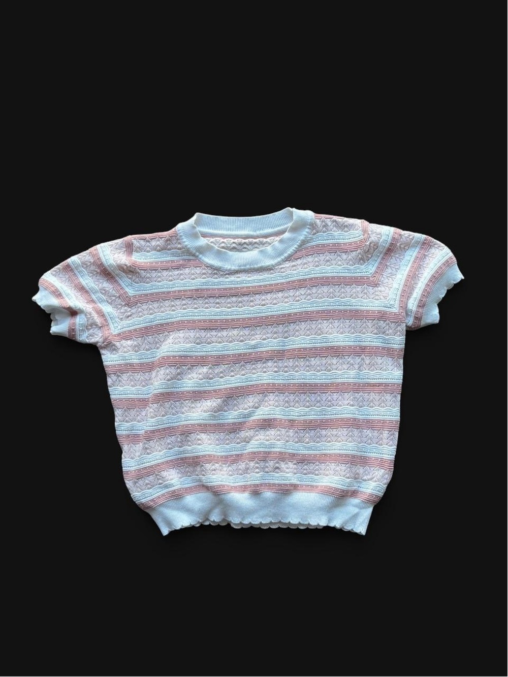 ✨ Pink and white striped
viscose, polyester & polyamide sweater in a S✨